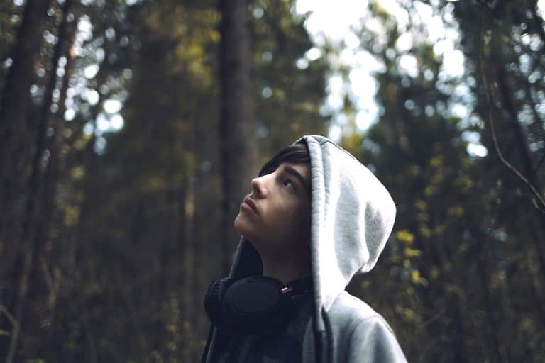 Wearing Headphones Over or Under Hoodies? (Solved) TechPenny